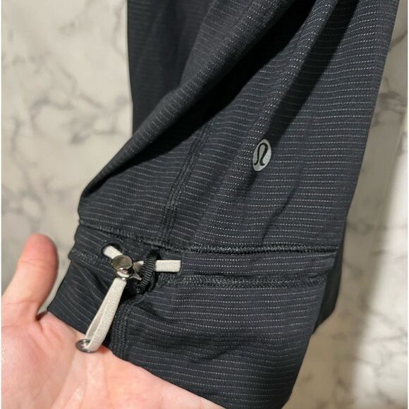 Lululemon Light N Breezy Tank Attached Racerback Bra Top 4 Black Striped Cinch - Picture 7 of 10